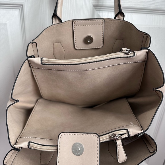 London fog handbag - Picture 2 of 4